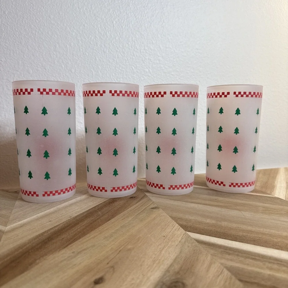 4 VTG Frosted 1984 CHD Cross Stitch Pixelated Deer XMAS Trees 12 oz Tumbler/Cups